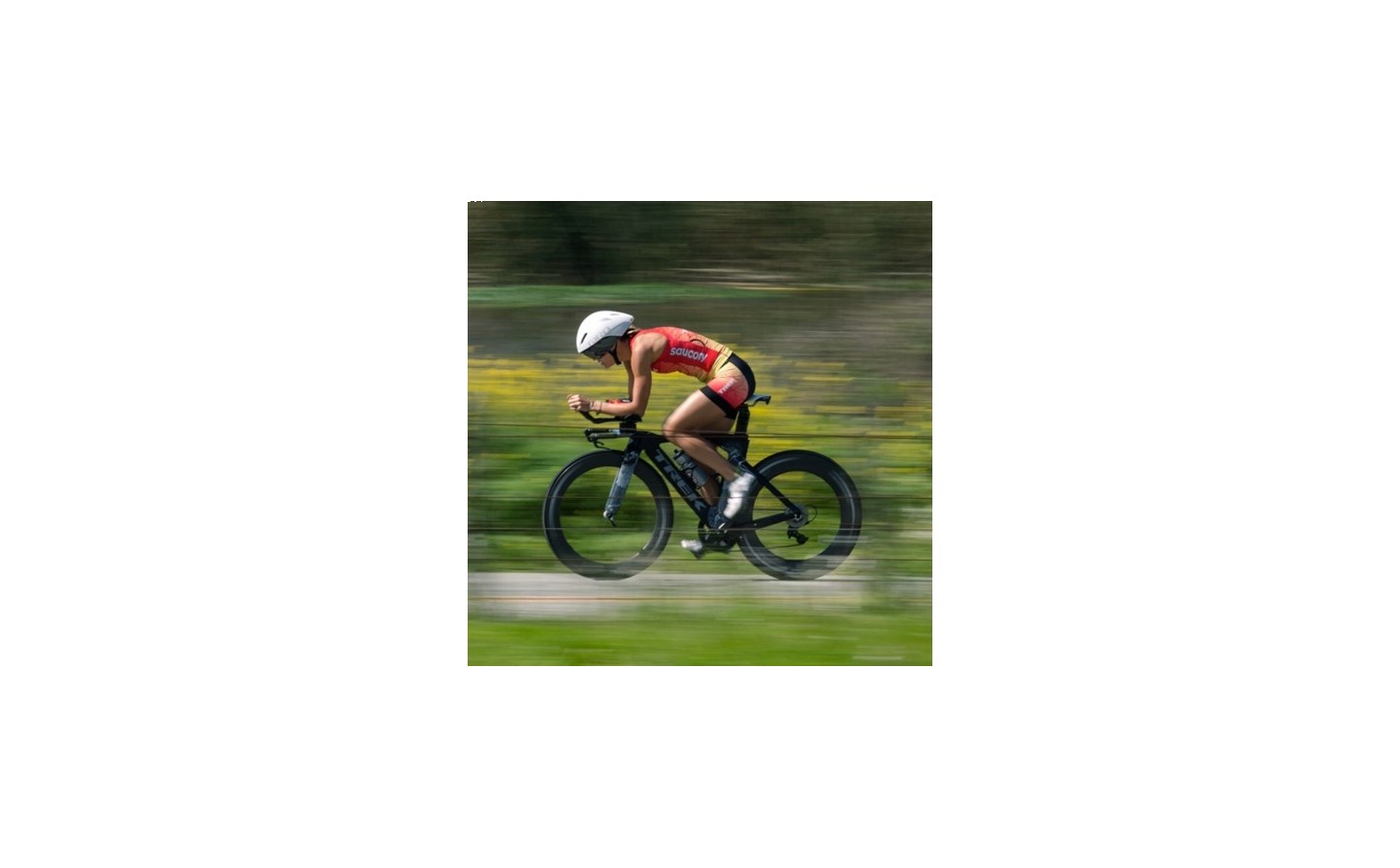 casco-giro-aerohead-mips-blanco-plata-1.jpg