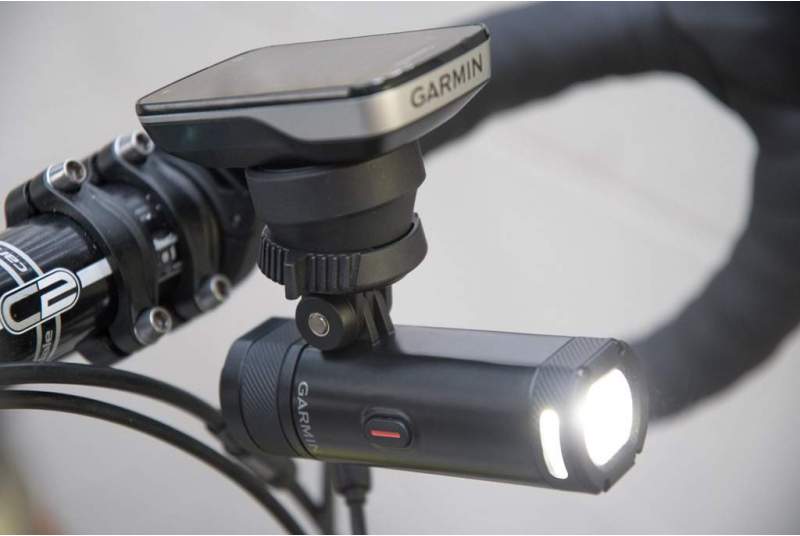luz-garmin-varia-ut800-3.jpg
